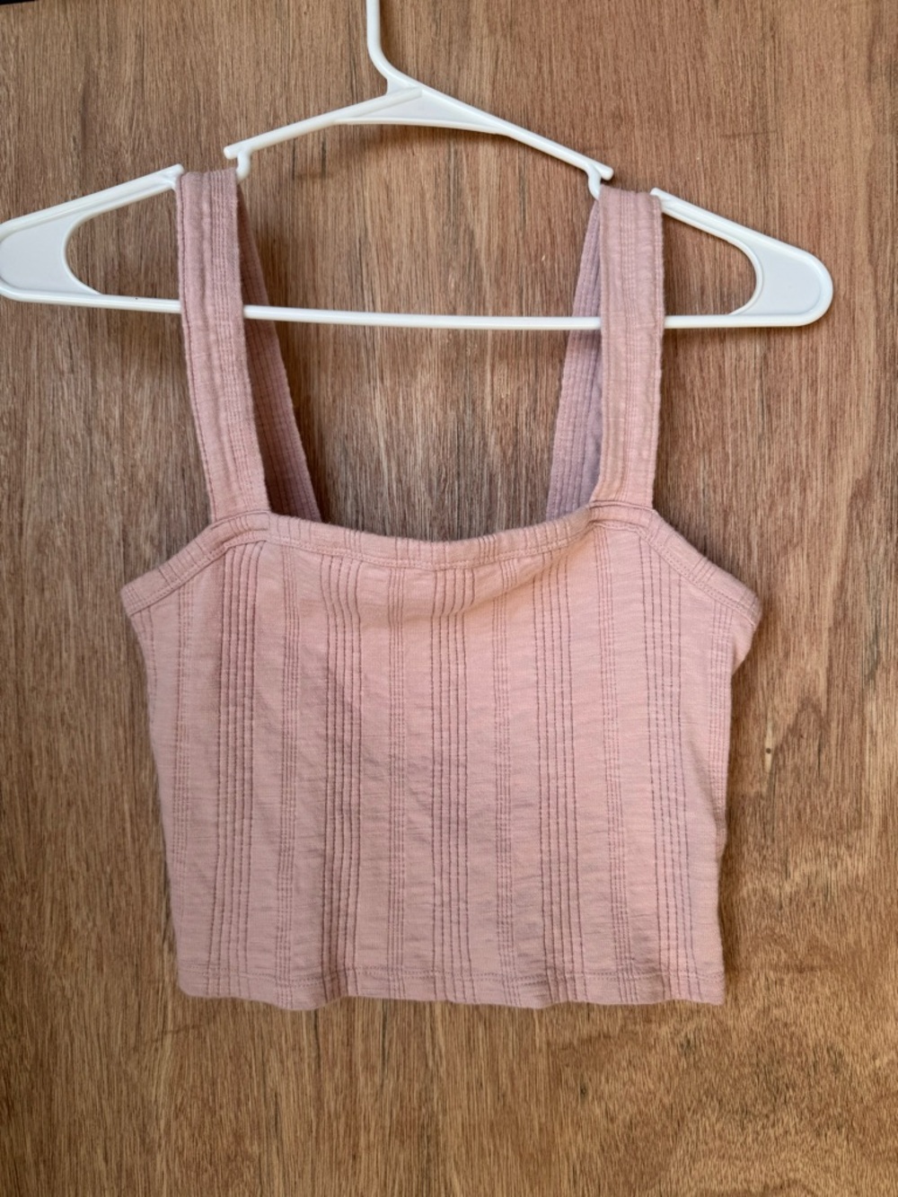 American Eagle Outfitters Blush Ribbed Crop Tank